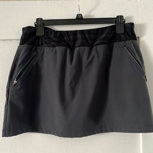 Mondetta golf/sport skort size L.